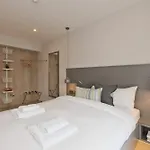 2 Bedroom Apartment In City Centre Sleeps 6