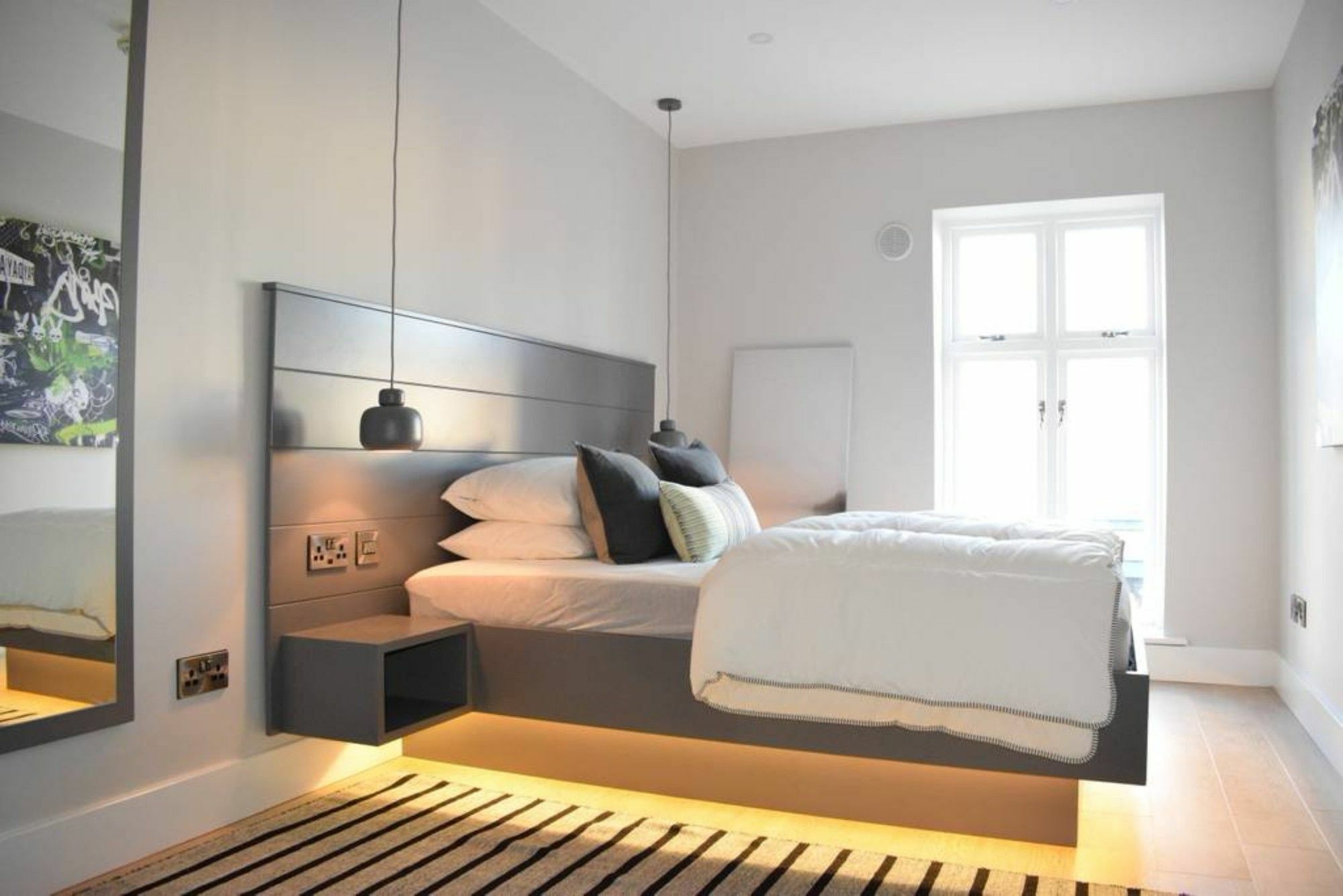 2 Bedroom In Centre Sleeps 6 Apartment *