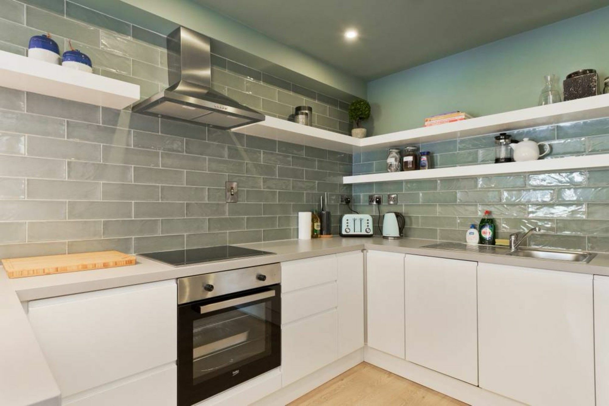 2 Bedroom In Centre Sleeps 6